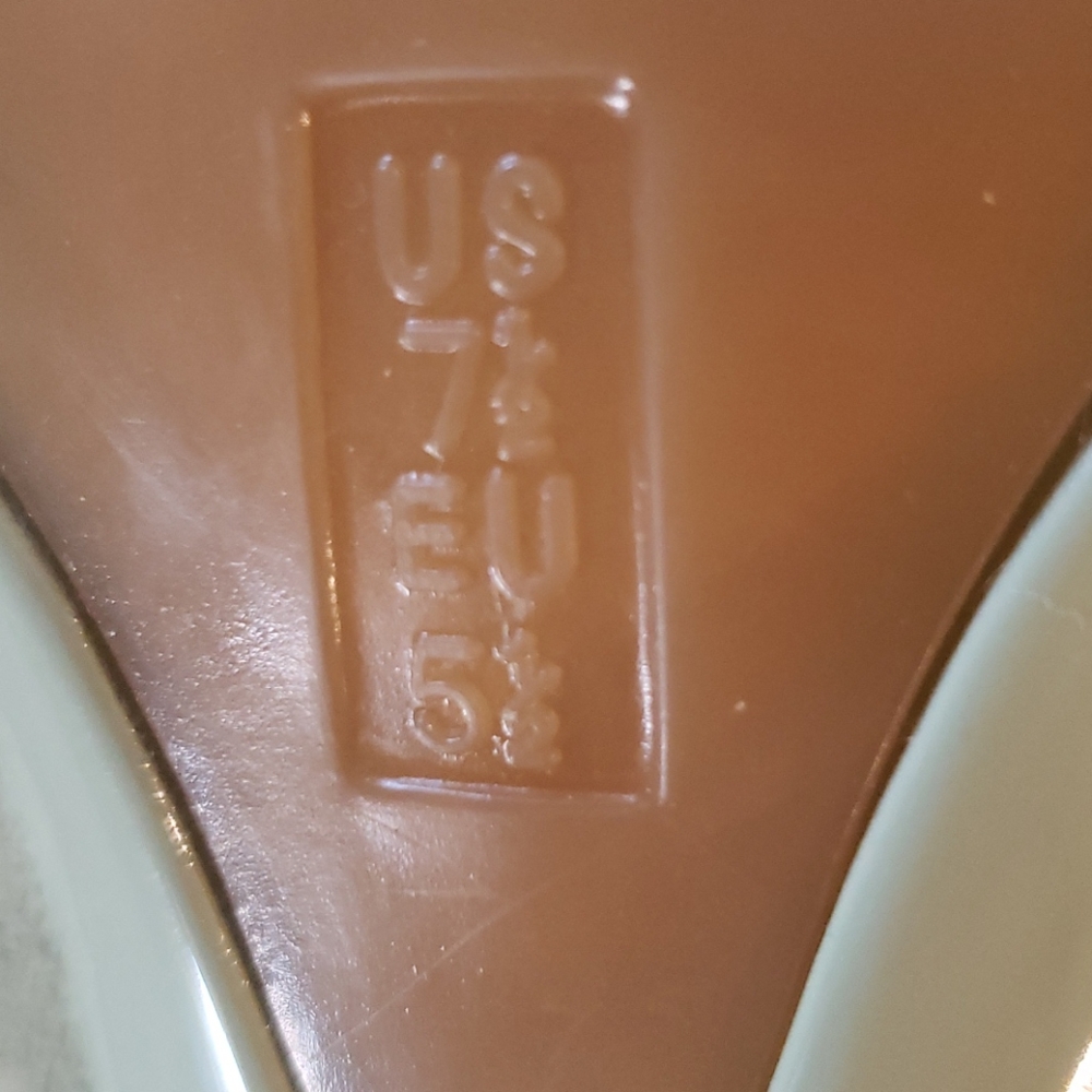 Aerosoles open toe shoes 7 1/5 suede - Picture 4 of 6